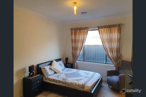 Property photo of 34 Carver Circuit Wollert VIC 3750