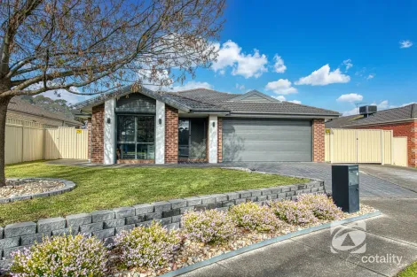 13 Bluehills Bvd, Pakenham, VIC 3810