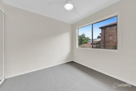 Property photo of 2/70 Beatrice Terrace Ascot QLD 4007