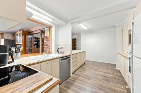 Property photo of 4 Meroo Close Wakeley NSW 2176