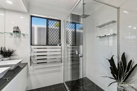 Property photo of 19 Biscay Crescent Glenvale QLD 4350