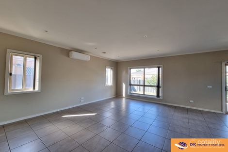 Property photo of 19 Risdon Circuit Tarneit VIC 3029