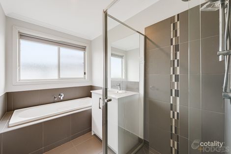Property photo of 15 Gillespie Avenue Werribee VIC 3030