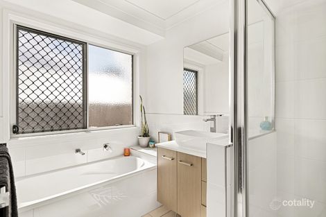 Property photo of 17 Brampton Crescent Springfield Lakes QLD 4300