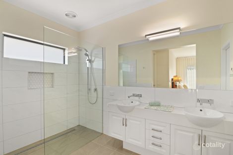 Property photo of 17 Oaksford Drive Mansfield VIC 3722