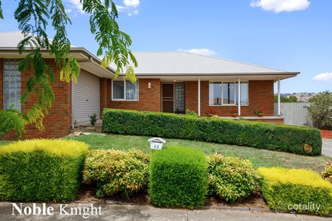 22 Somerset Cres, Mansfield, VIC 3722