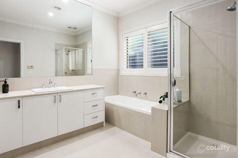Property photo of 35 Paula Way Chirnside Park VIC 3116