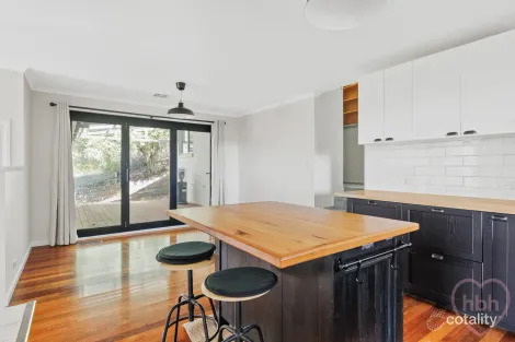 Property photo of 20 Mandurah Place Ngunnawal ACT 2913