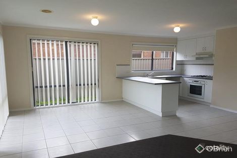 Property photo of 25 Mossman Drive Cranbourne East VIC 3977