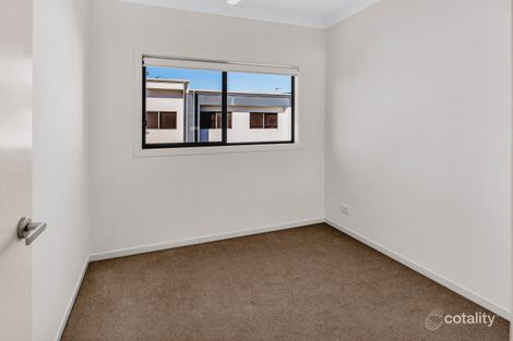 Property photo of 22/1 Mervyn Thomas Drive Hope Island QLD 4212
