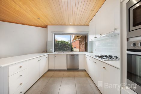 Property photo of 8 Lake View Court Ballarat North VIC 3350