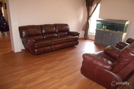 Property photo of 32 Springhill Drive Cranbourne VIC 3977