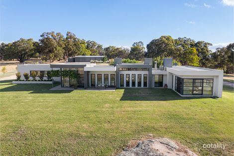 32 Blackhill School Rd, Kyneton, VIC 3444