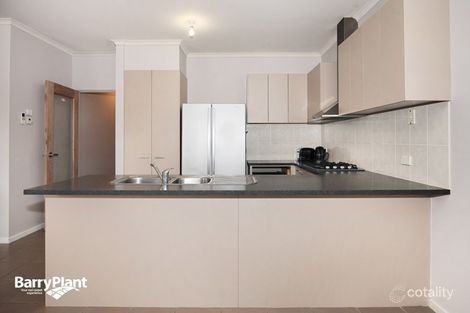 Property photo of 16 Hoxton Crescent Craigieburn VIC 3064