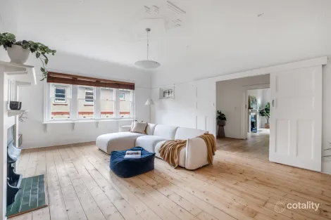 Property photo of 2/4 Ardoch Avenue St Kilda East VIC 3183