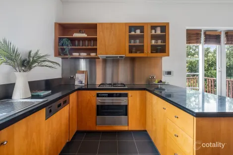 Property photo of 2/4 Ardoch Avenue St Kilda East VIC 3183