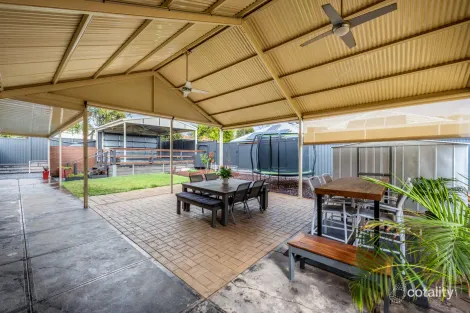 Property photo of 27 Geoffrey Avenue Valley View SA 5093
