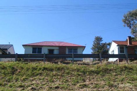 54 Maynes Pde, Unanderra, NSW 2526