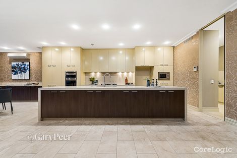 Property photo of 4 Helenslea Road Caulfield North VIC 3161