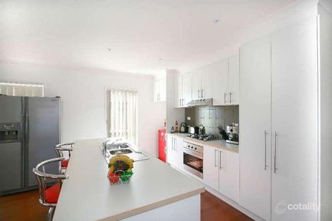 Property photo of 27 Mallee Circuit Pakenham VIC 3810