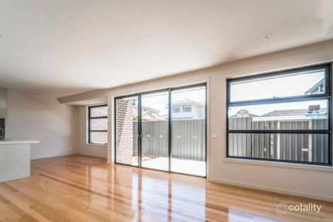 Property photo of 2/25 Simpsons Road Box Hill VIC 3128