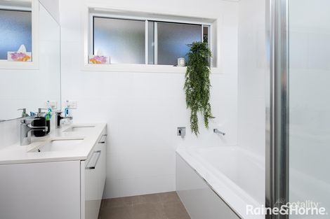 Property photo of 4/26 Pooginook Place Bourkelands NSW 2650