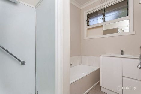 Property photo of 32 Banyule Road Rosanna VIC 3084