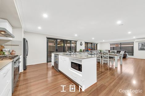 Property photo of 25 Tawleed Grove Clyde North VIC 3978