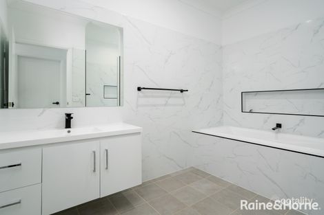 Property photo of 2/210 Fitzmaurice Street Wagga Wagga NSW 2650