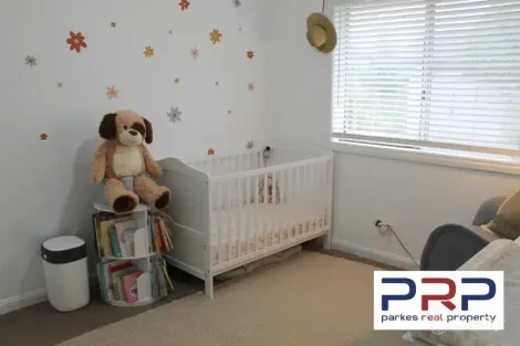 Property photo of 6 Tulara Place Parkes NSW 2870