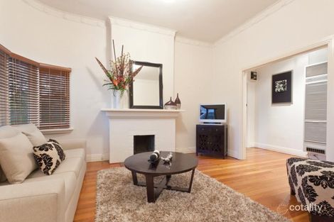 3/2 Avoca Ave, Elwood, VIC 3184