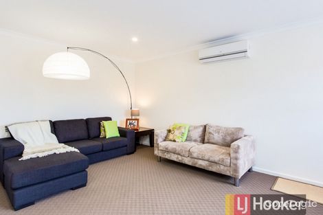 Property photo of 11 Hawkshead Place Cranbourne North VIC 3977