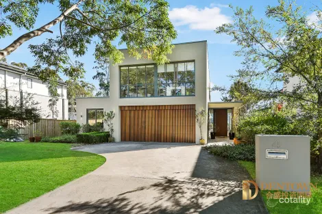 4 St Columbans Grn, North Turramurra, NSW 2074