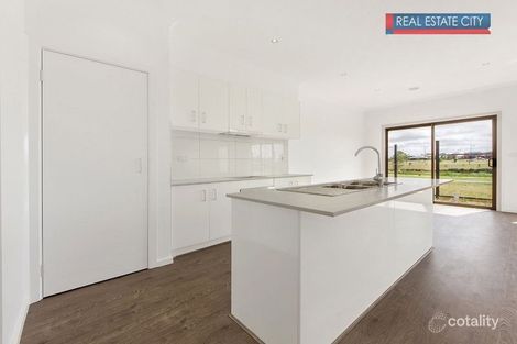 Property photo of 14 Burrows Place Craigieburn VIC 3064