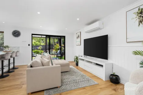 Property photo of 7 Hakea Close Wyoming NSW 2250