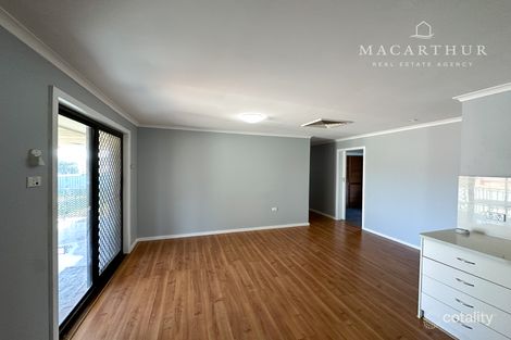 Property photo of 3 Finch Place Mount Austin NSW 2650