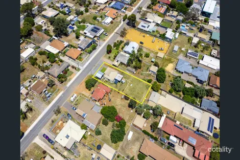 217 First St, Wonthella, WA 6530