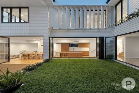 Property photo of 30 Orchard Terrace St Lucia QLD 4067