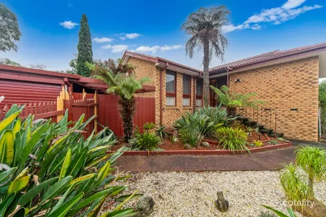 Property photo of 19 Dunsterville Crescent Frankston VIC 3199