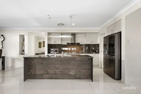 Property photo of 2 Carrybridge Close Warner QLD 4500
