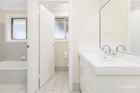 Property photo of 8 Bocquet Street Lake Albert NSW 2650