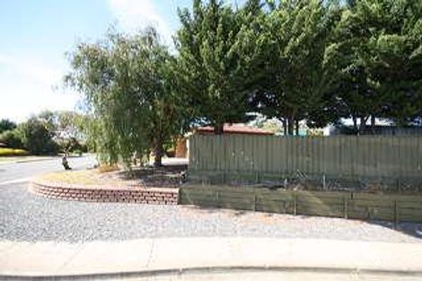16 Frenshams Dr, Woodcroft, SA 5162