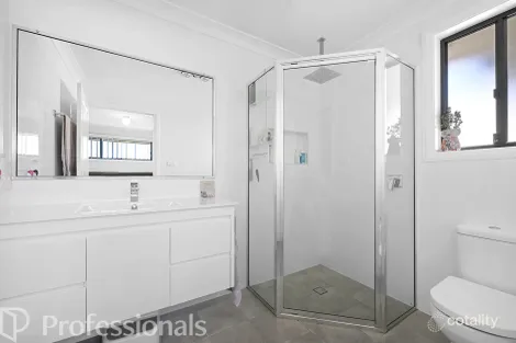 Property photo of 82 Botanic Way Orange NSW 2800