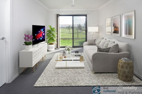Property photo of 9 Dalziell Crescent Cranbourne North VIC 3977