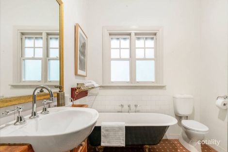 Property photo of 17 Middle Road Camberwell VIC 3124