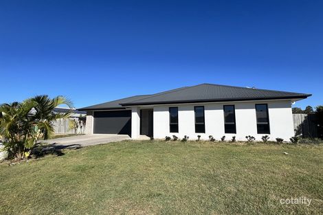 15 Periwinkle Cres, Toogoom, QLD 4655