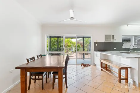 Property photo of 25 Summerhill Drive Mooroobool QLD 4870