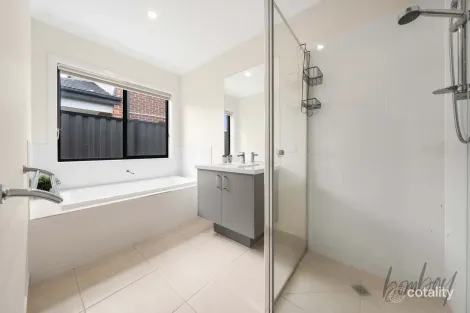 Property photo of 15 Coronado Avenue Craigieburn VIC 3064