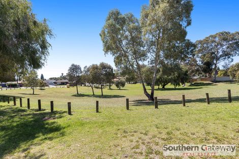 Property photo of 2 Brignell Gardens Parmelia WA 6167