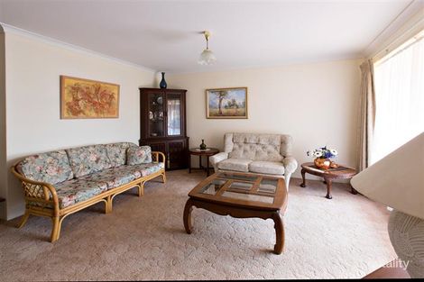 Property photo of 17 Lakeside Drive Helena Valley WA 6056